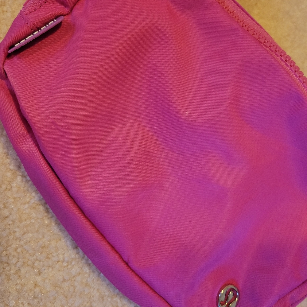 Lululemon Everywhere Belt Bag with Long Strap 1L Sonic Pink Crossbody Travel - Picture 4 of 14